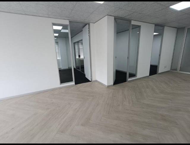 BUSINESS PROPERTY TO RENT IN SUNNINGHILL